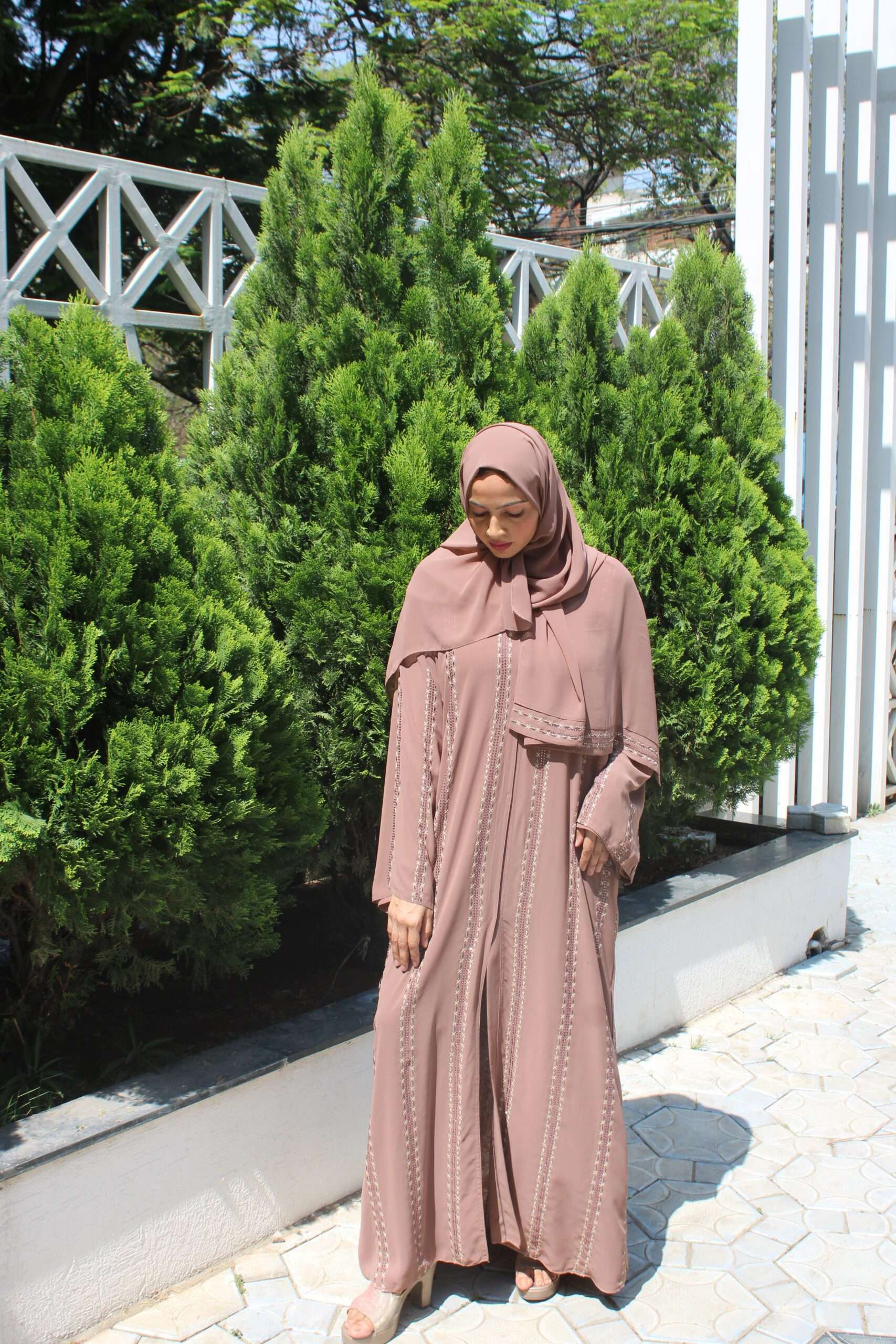 Pink Abaya with Stone Work - Image 7