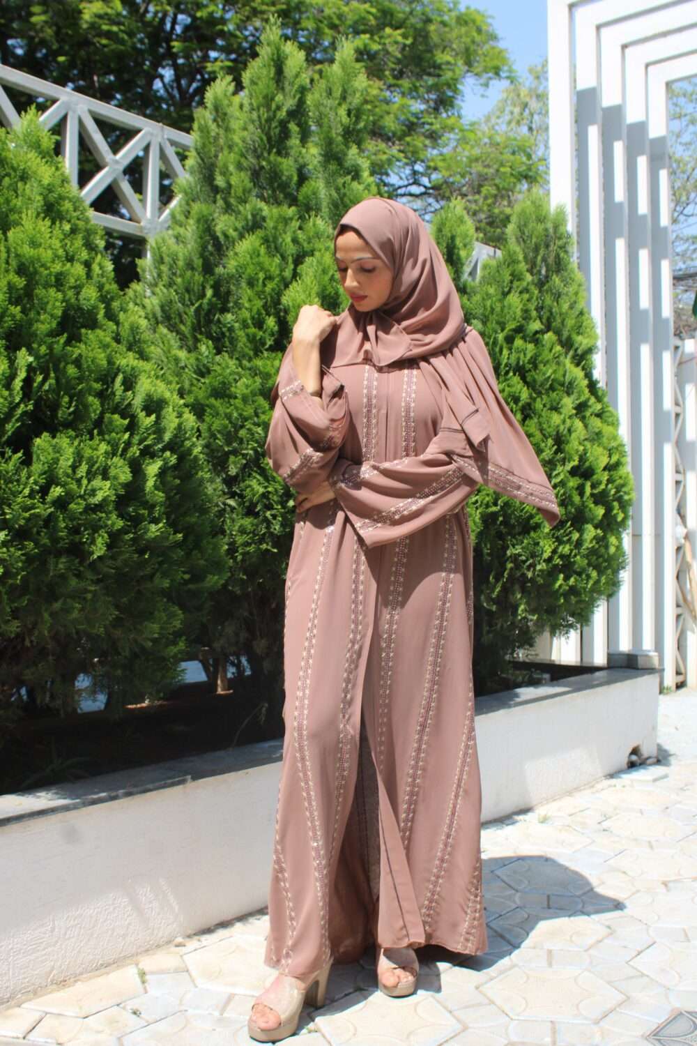 Pink Abaya with Stone Work - Image 5