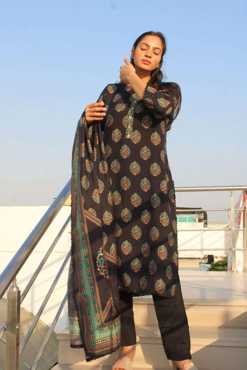 Printed Pakistani Suit - Image 10